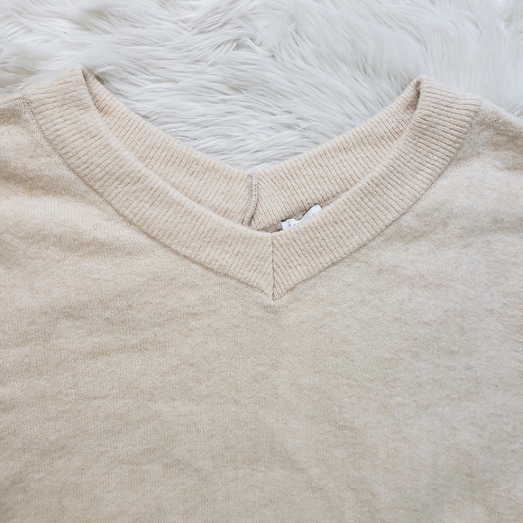 NEW Topshop V-Neck Fuzzy Oatmeal Sweater - Picture 7 of 10